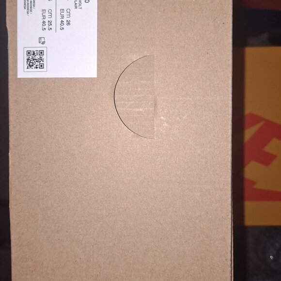 Nike Sneaker - Picture 2 of 3